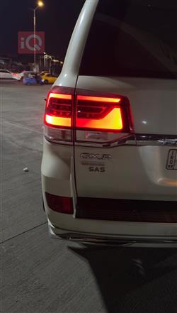 تۆیۆتا لاند کروزەر